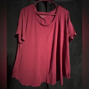 Ava & Viv Women's Burgundy Short Sleeve Tee